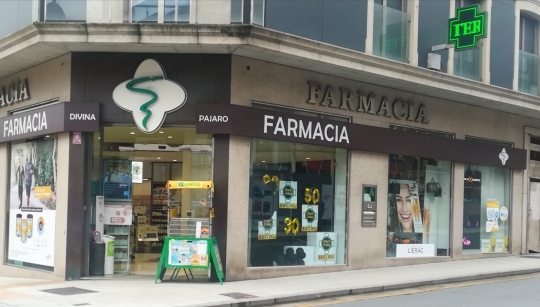 FARMACIA DIVINA PÁJARO LAGO